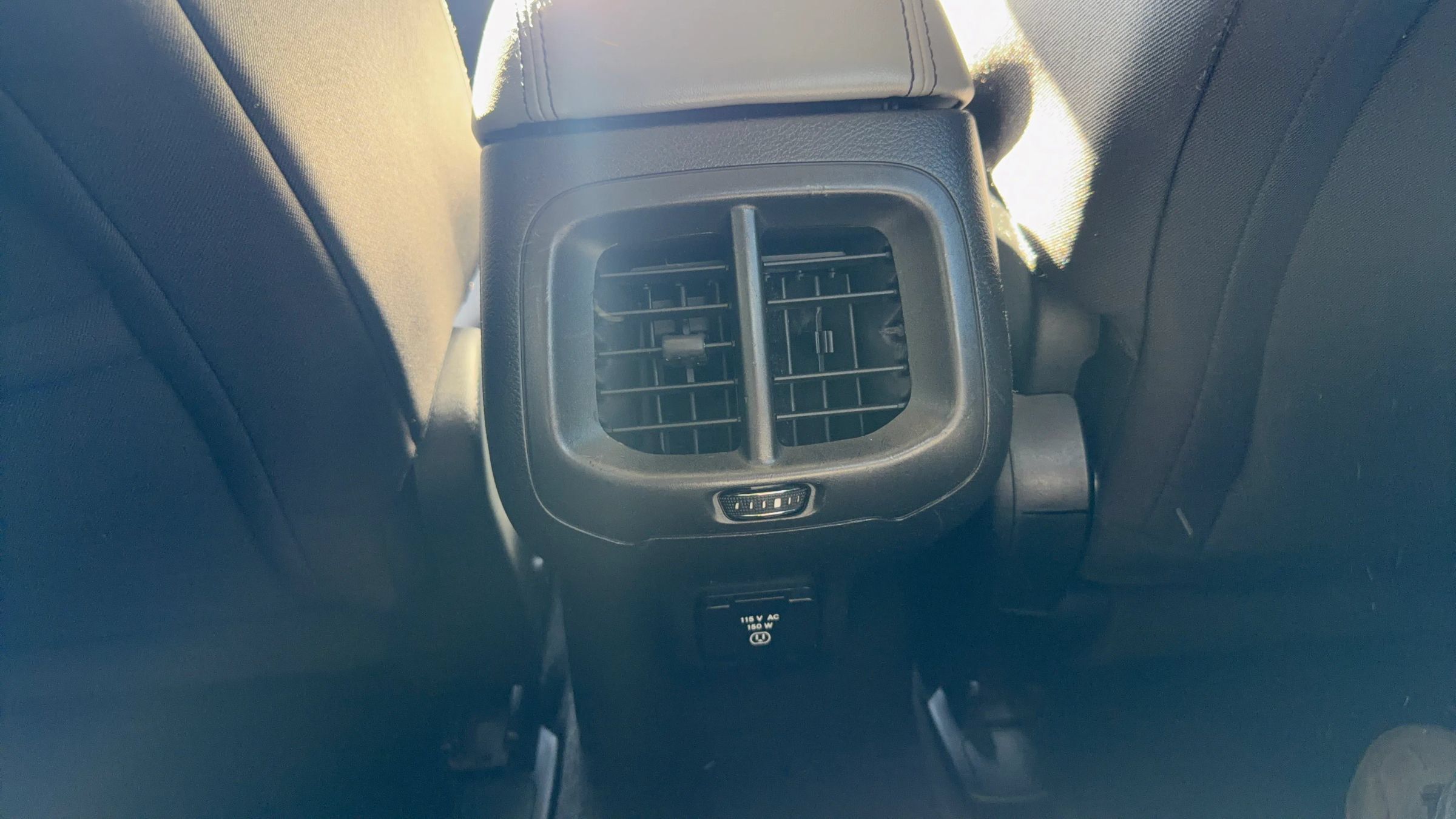 Used 2014 Jeep Cherokee Latitude w/ Cold Weather Group AWD/4WD image 23
