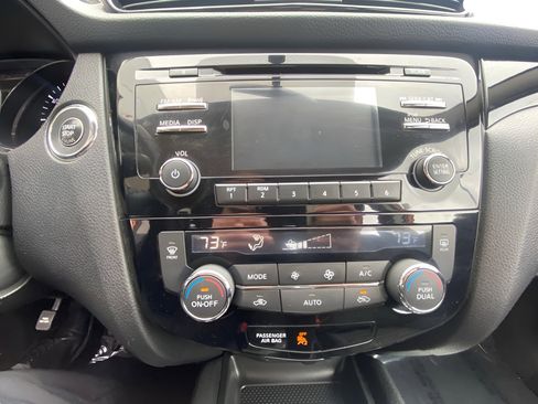 Used 2017 Nissan Rogue Sport SV w/ SV All-Weather Package AWD/4WD image 7