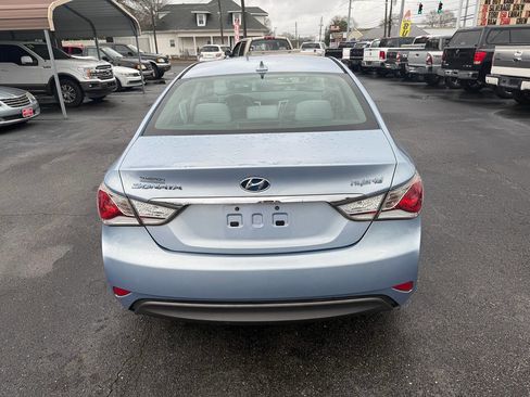 Used 2013 Hyundai Sonata Hybrid image 4