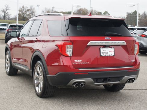 Used 2020 Ford Explorer Platinum w/ Premium Technology Package image 18