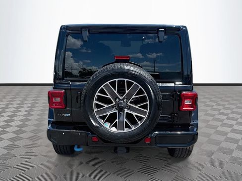 Used 2023 Jeep Wrangler Unlimited Sahara AWD/4WD image 7