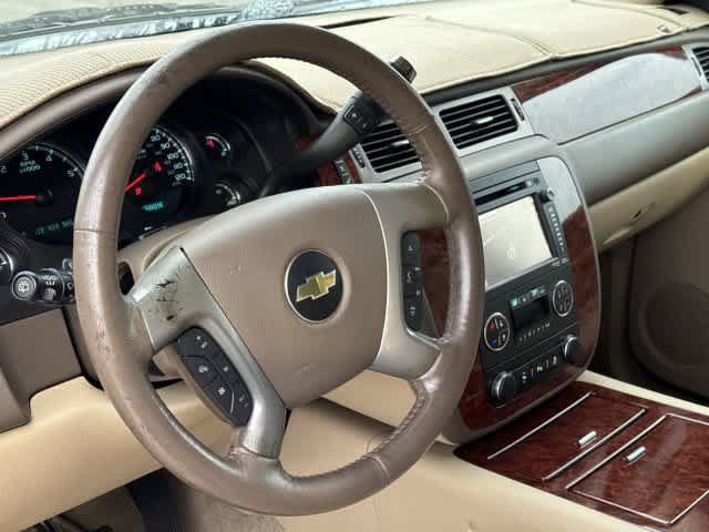 Used 2013 Chevrolet Tahoe LTZ RWD image 2