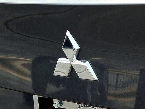 Used 2025 Mitsubishi Outlander SE AWD/4WD image 32