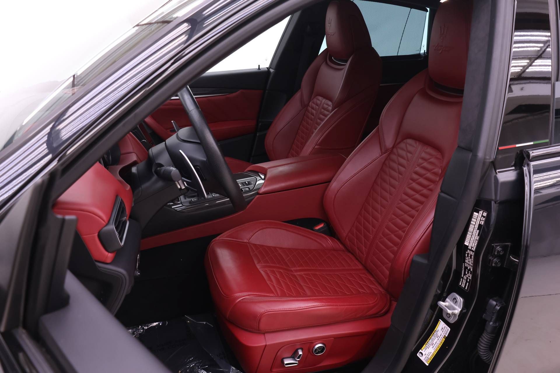 Used 2022 Maserati Levante Trofeo AWD/4WD image 7