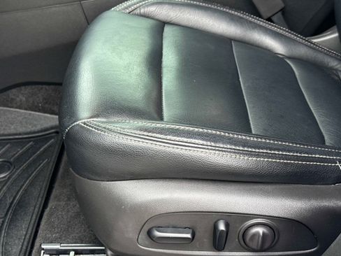 Used 2024 Chevrolet TrailBlazer LT w/ Convenience Package FWD image 23