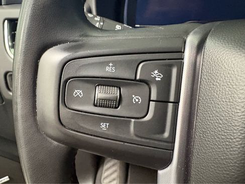 Used 2024 GMC Yukon XL SLT AWD/4WD image 21