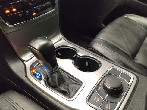 Used 2018 Jeep Grand Cherokee Limited AWD/4WD image 26