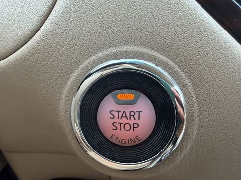 Used 2014 Nissan Pathfinder SL w/ SL Tech Package image 27