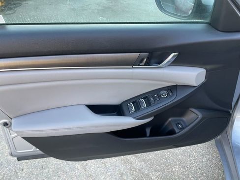 Used 2019 Honda Accord LX image 11