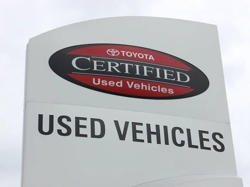 Used 2023 Toyota Highlander XSE FWD image 16
