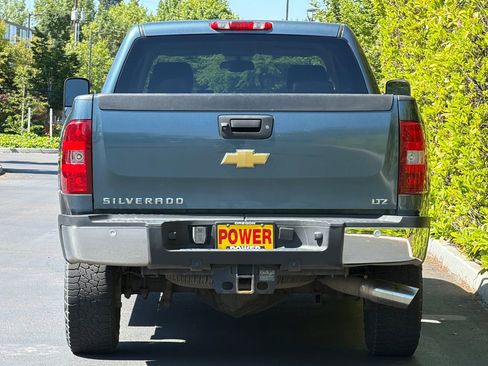 Used 2013 Chevrolet Silverado 2500 LTZ w/ LTZ Plus Package AWD/4WD image 5