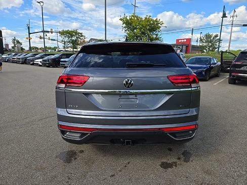 Used 2023 Volkswagen Atlas Cross Sport SE w/ Panoramic Sunroof Package AWD/4WD image 6