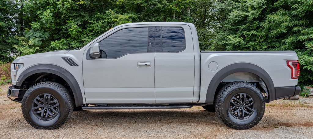 Used 2017 Ford F150 Raptor w/ Equipment Group 802A Luxury AWD/4WD image 2
