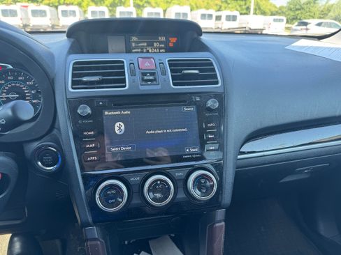 Used 2018 Subaru Forester 2.5i Touring AWD/4WD image 12