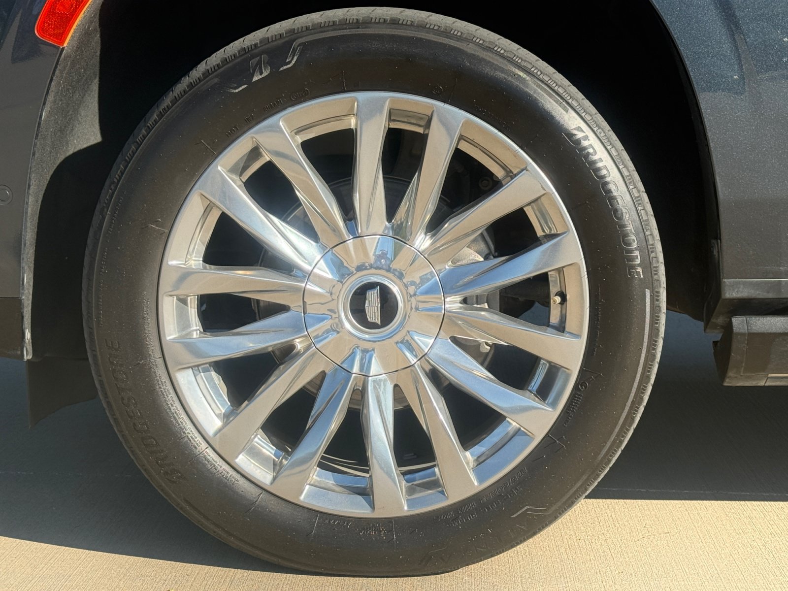 Used 2021 Cadillac Escalade Premium Luxury w/ Driver Assist Tech Package AWD/4WD image 10