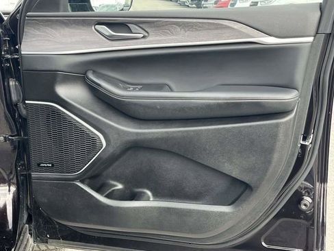 Used 2022 Jeep Grand Cherokee L Limited w/ Luxury Tech Group II image 28