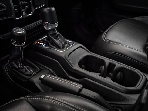 Used 2023 Jeep Wrangler Unlimited Sahara w/ Cold Weather Group image 38