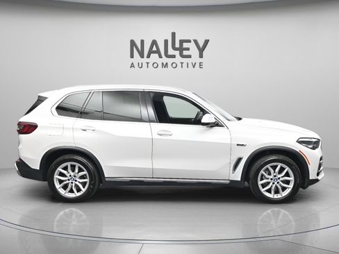 Used 2022 BMW X5 xDrive45e w/ Parking Assistance Package image 15