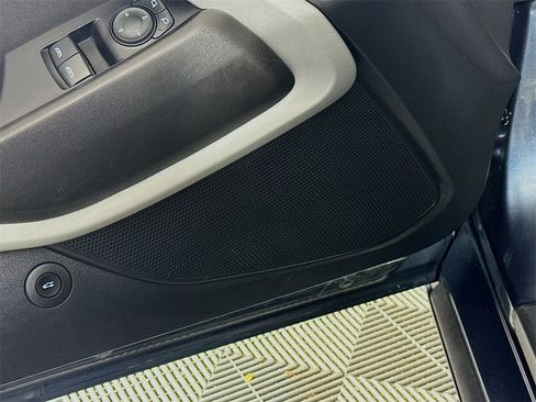 Used 2021 Chevrolet Camaro LT image 18