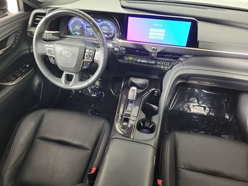 Used 2024 Toyota Crown AWD/4WD image 15