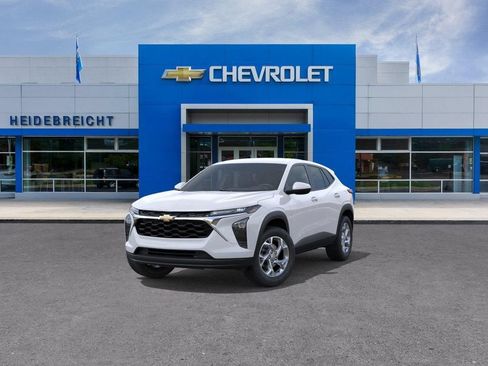 New 2026 Chevrolet Trax LS w/ LS Convenience Package FWD image 8