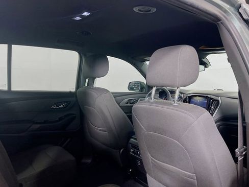 Used 2023 Chevrolet Traverse LT image 9