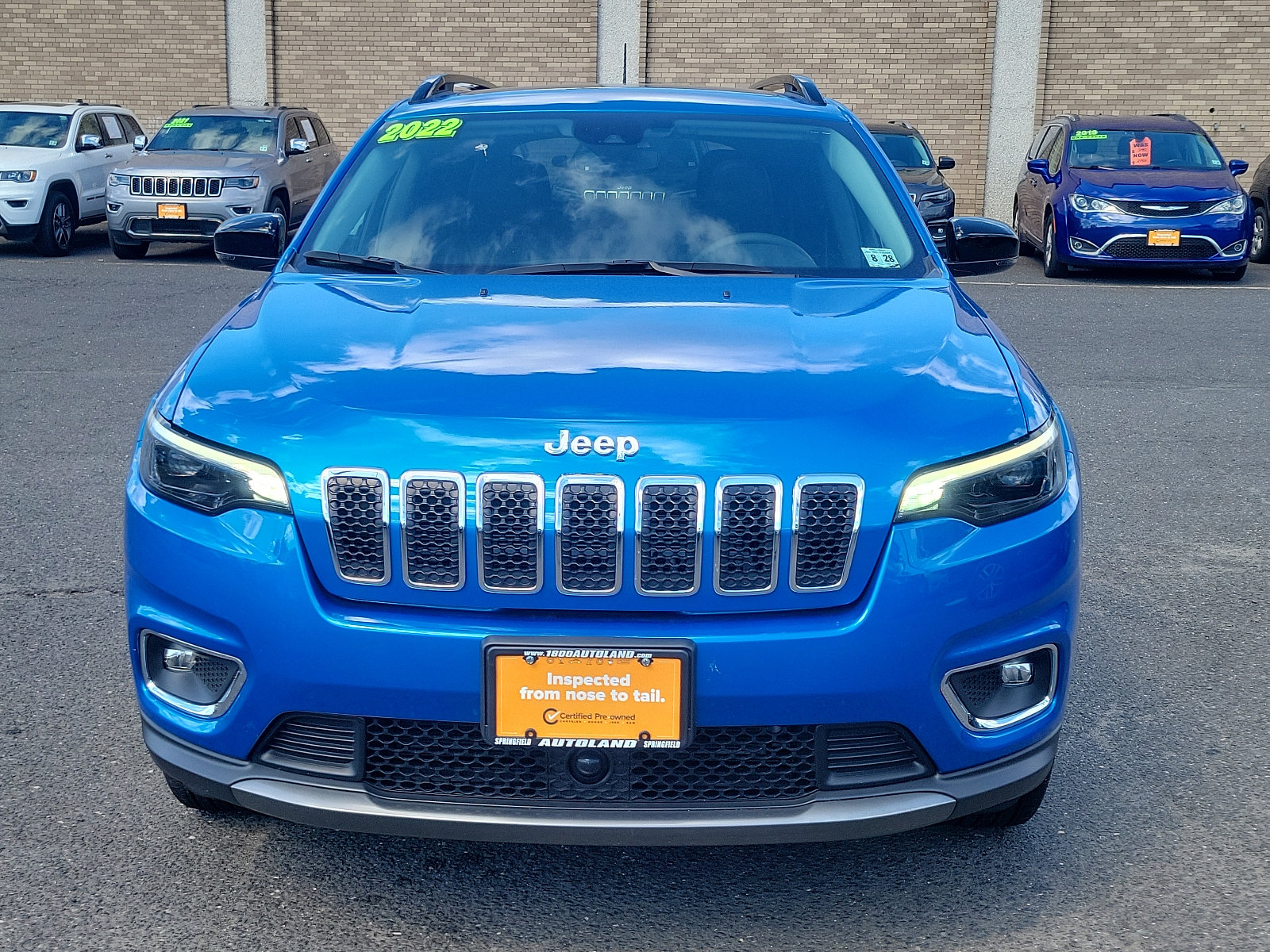 Used 2022 Jeep Cherokee Limited AWD/4WD image 2