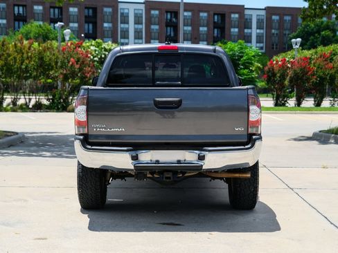 Used 2014 Toyota Tacoma 4x4 Double Cab w/ TRD Off-Road Package image 18