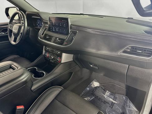 Used 2022 GMC Yukon XL SLT w/ SLT Premium Package AWD/4WD image 31