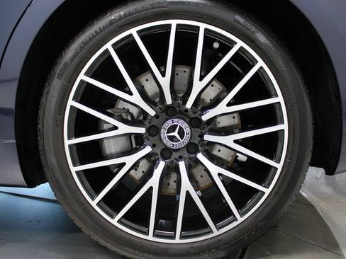 Used 2022 Mercedes-Benz S 500 4MATIC w/ 3D Technology Package image 35