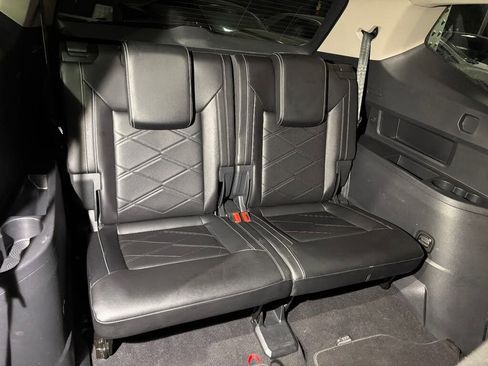 Used 2024 Volkswagen Atlas SE AWD/4WD image 16