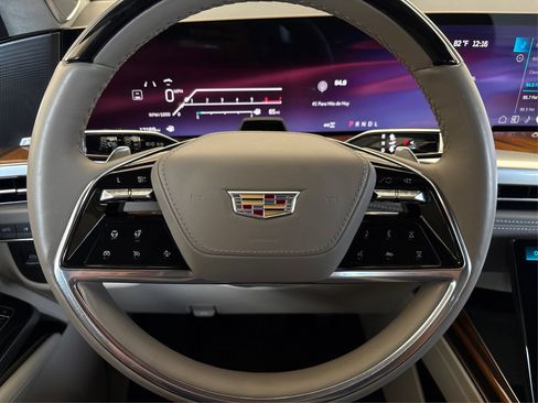 Certified 2025 Cadillac Escalade ESV Sport Platinum AWD/4WD image 21