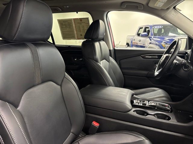 Used 2024 Honda Pilot Touring image 9