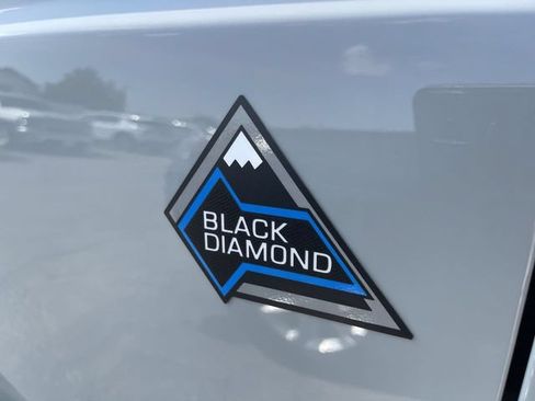 Used 2023 Ford Bronco Black Diamond AWD/4WD image 3