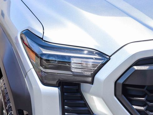Certified 2024 Toyota Tacoma TRD Off-Road w/ TRD Off Road Upgrade Package AWD/4WD image 12