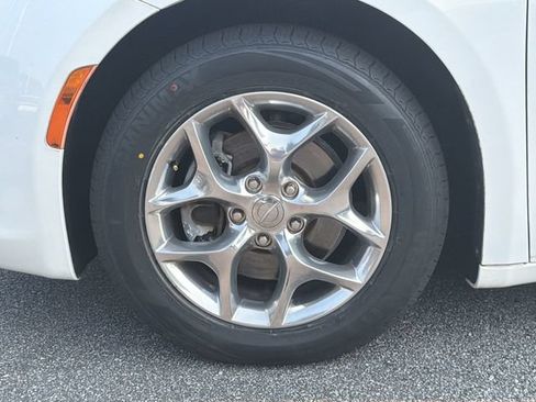 Used 2019 Chrysler Pacifica Limited FWD image 13