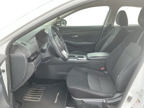 Used 2022 Nissan Sentra SV w/ All-Weather Package FWD image 10
