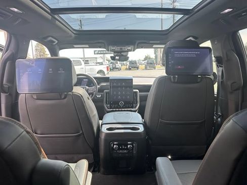 Used 2025 GMC Yukon AT4 w/ AT4 Premium Plus Package AWD/4WD image 20