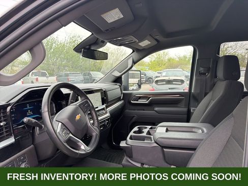 Used 2025 Chevrolet Silverado 2500 LT w/ Convenience Package image 8