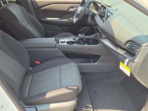 Used 2026 Nissan Rogue SV AWD/4WD image 5