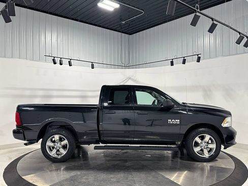 Used 2018 RAM 1500 Express w/ Express Value Package AWD/4WD image 11