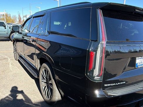 Used 2024 Cadillac Escalade ESV Sport w/ Touring Package image 4