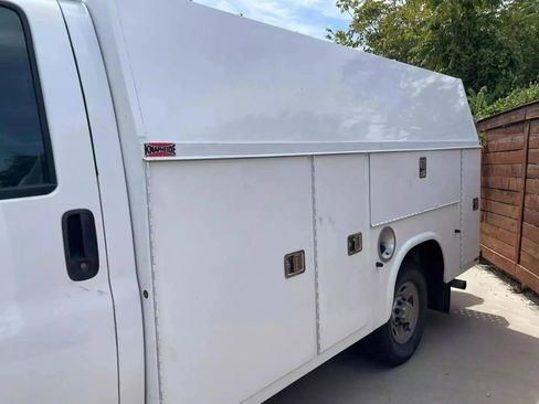 Used 2013 Chevrolet Express 3500 image 4