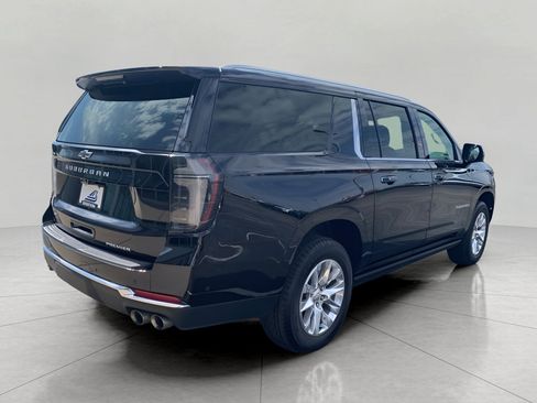 Used 2025 Chevrolet Suburban Premier AWD/4WD image 7