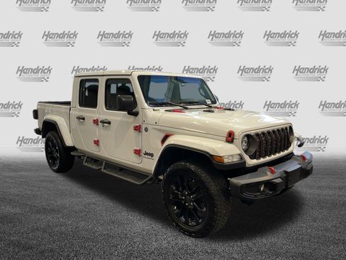 Used 2025 Jeep Gladiator Sport AWD/4WD image 2