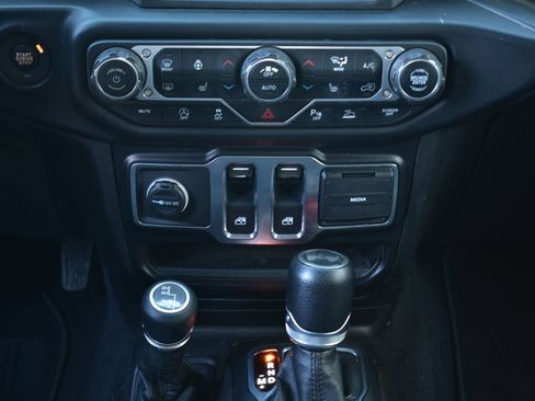 Used 2021 Jeep Wrangler Sport S image 26