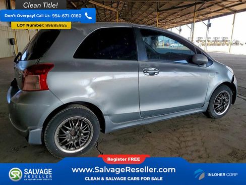 Used 2008 Toyota Yaris 2-Door Hatchback image 4