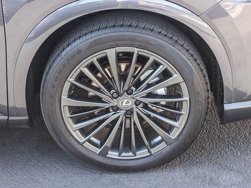 Used 2025 Lexus RX 350h w/ Convenience Package image 11