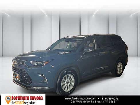 Used 2026 Toyota Grand Highlander AWD image 4