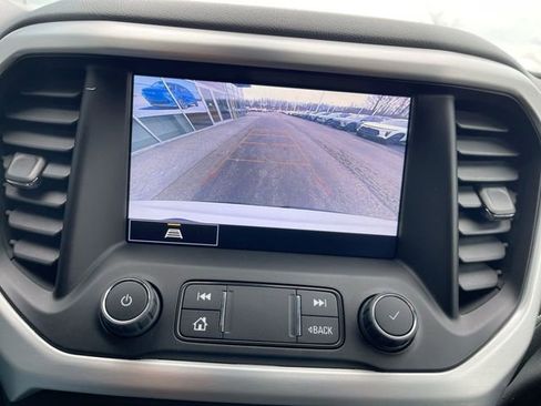 Used 2023 GMC Acadia SLT image 14